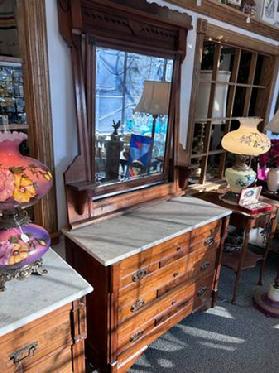 West Saint Paul Antiques