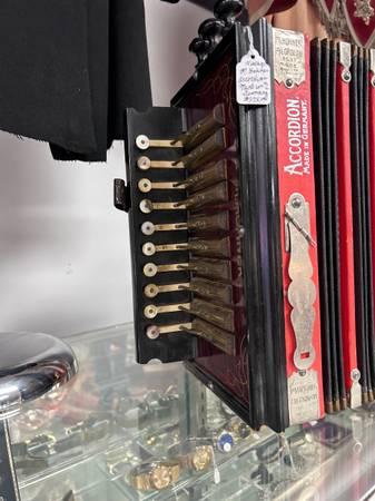 West Saint Paul Antiques - VINTAGE ANTIQUE ACCORDIAN M.HOHNLER - $375