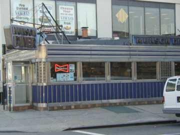 2004: The Munson closed and no longer can be used as the mockup for Reggie's, where the Seinfeld gang went when they weren't at Monk's.